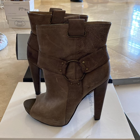 Booties - Picture 4 of 4